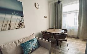 Moderní apartmán vedle divadla - Netflix, Wi-Fi zdarma